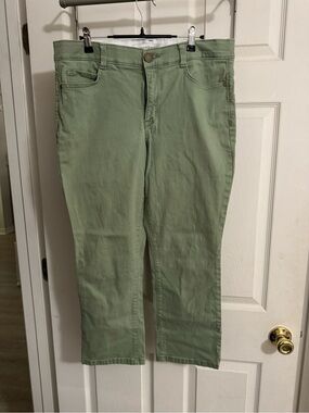 Vintage America Women’s Sage Green Stretch Cropped Jeans